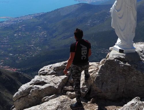 Come Vestirsi a Cipolla in Montagna: Guida al Sistema a 3 Strati
